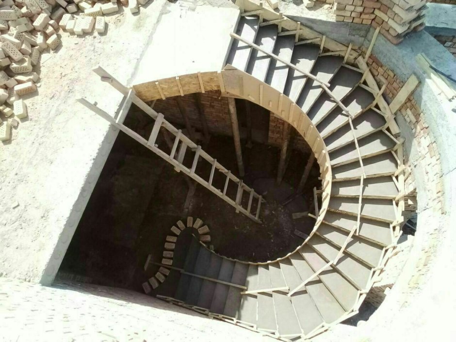 Зинапоялар бетона