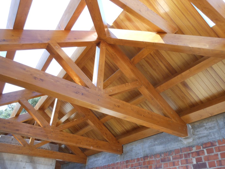 Балка деревянная для крыши