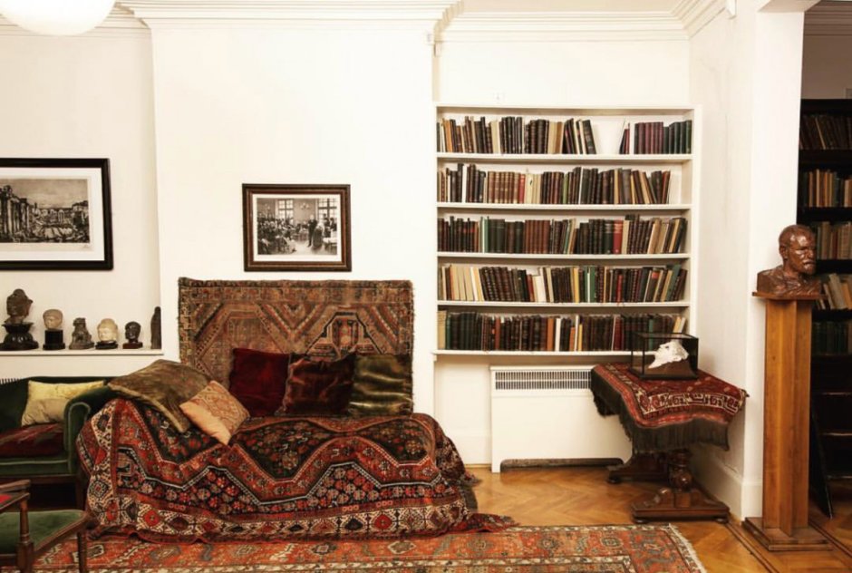 Кушетка Зигмунда Фрейда