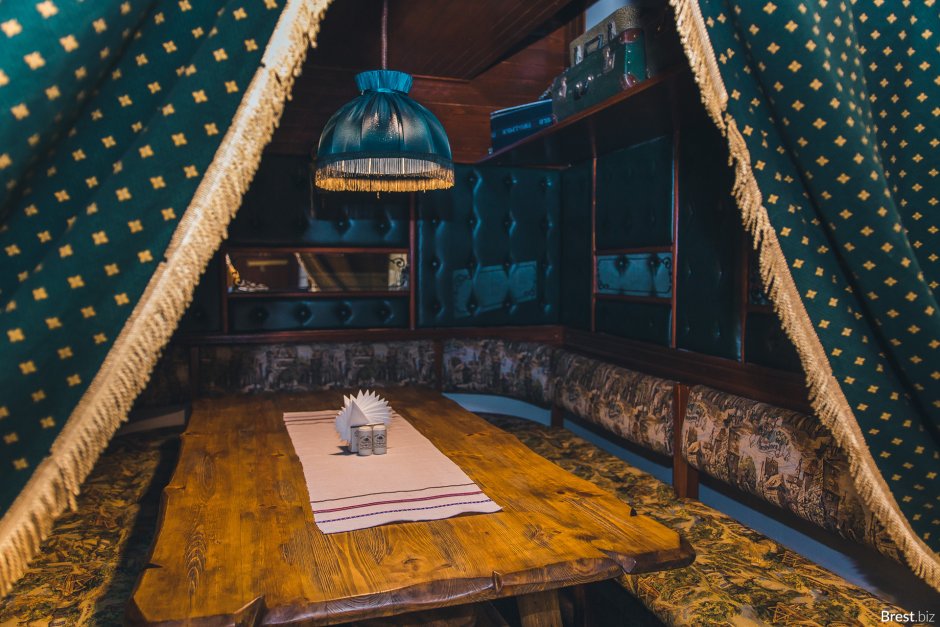 Ресторан с отдельными кабинками