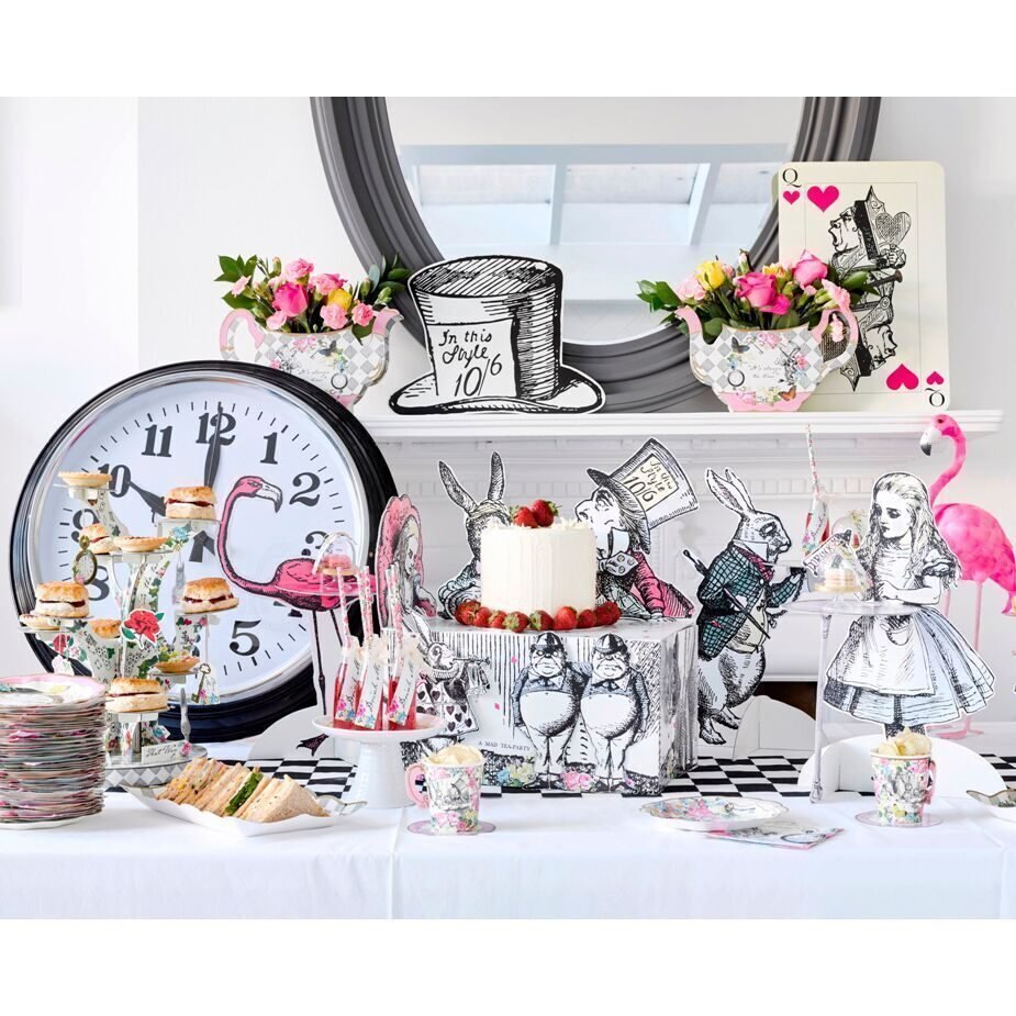 Алиса в стране чудес декорации