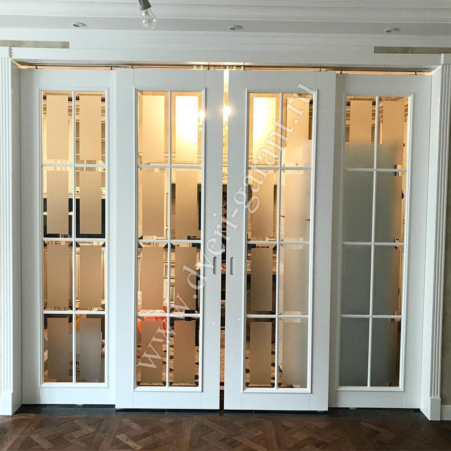 Четырехстворчатая раздвижная дверь