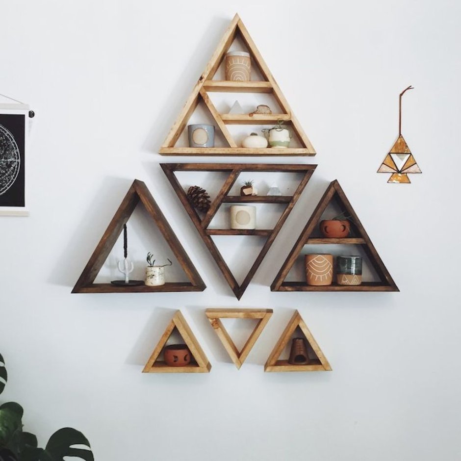 Деревянные полки треугольные