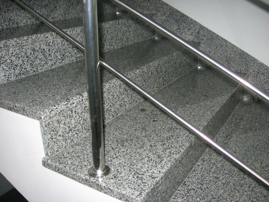 Покостовский гранит ступени