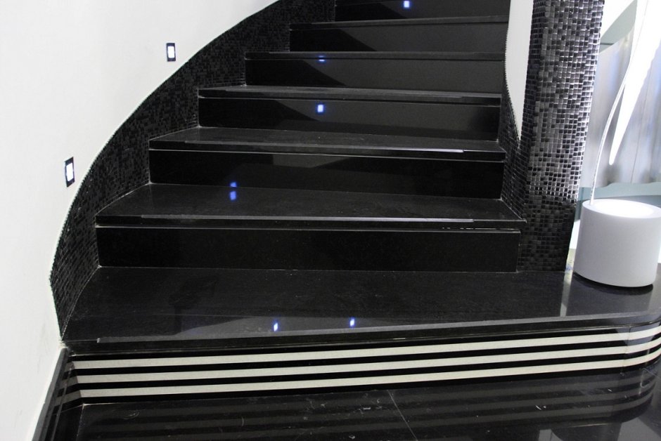 Крыльцо гранит Абсолют Блэк