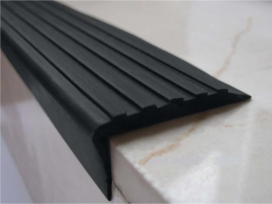 Профиль противоскользящий у-50 12м