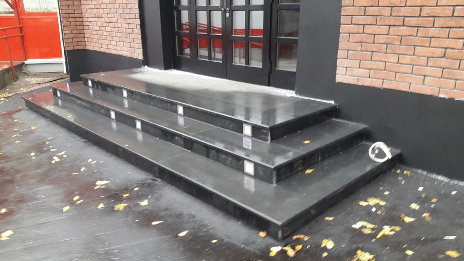 Ступень гранитная сезам Блэк