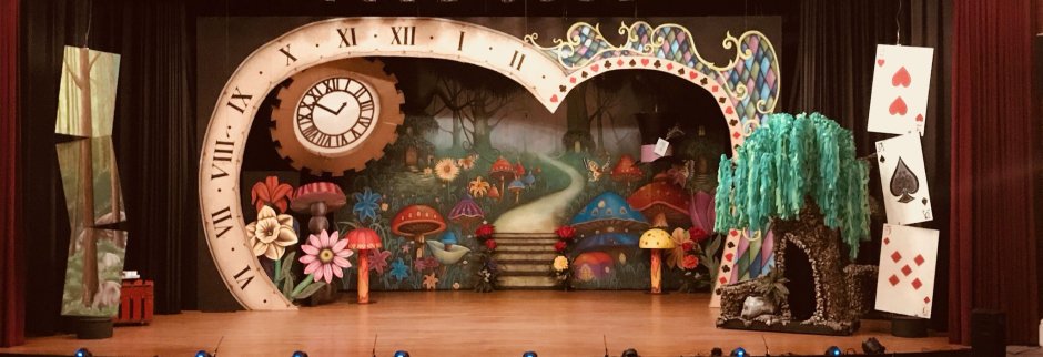 Сад в стиле Алиса в стране чудес