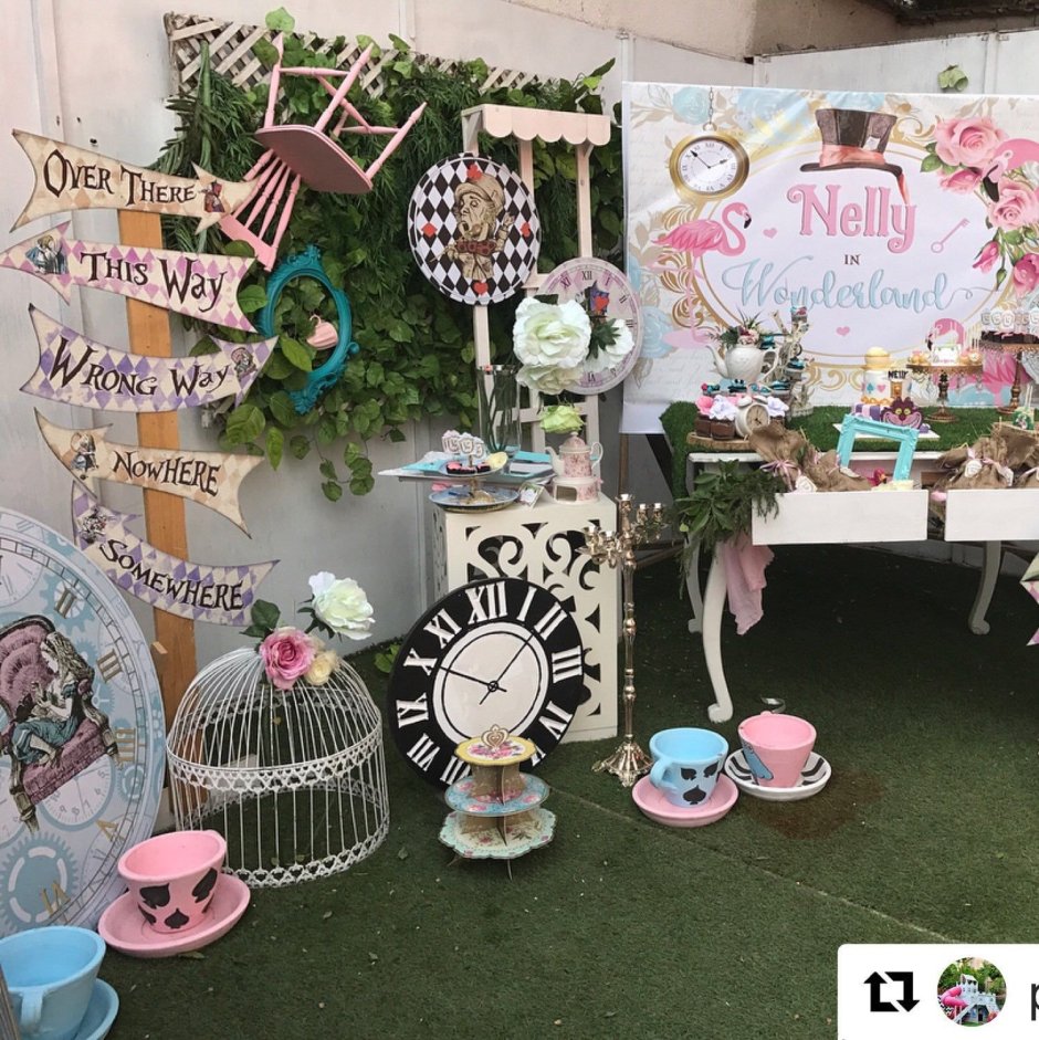 Фотозона в стиле Алиса в стране чудес