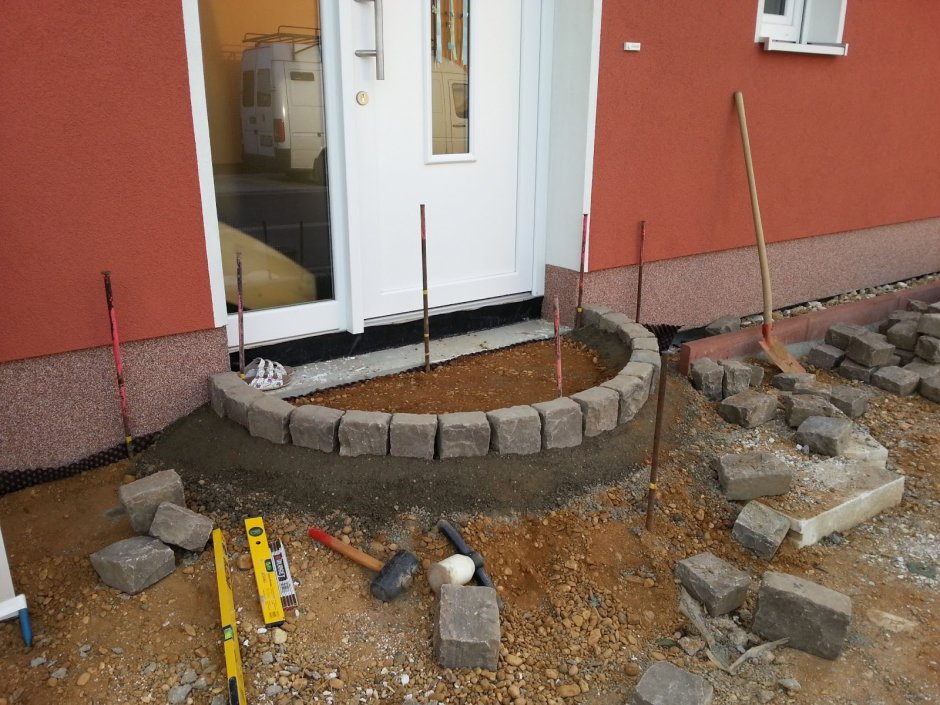 Полукруглые крыльцо для дачи