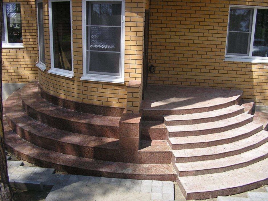 Угловые ступеньки для крыльца