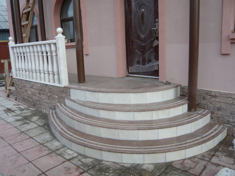 Лестница из гранита Жельтау-3