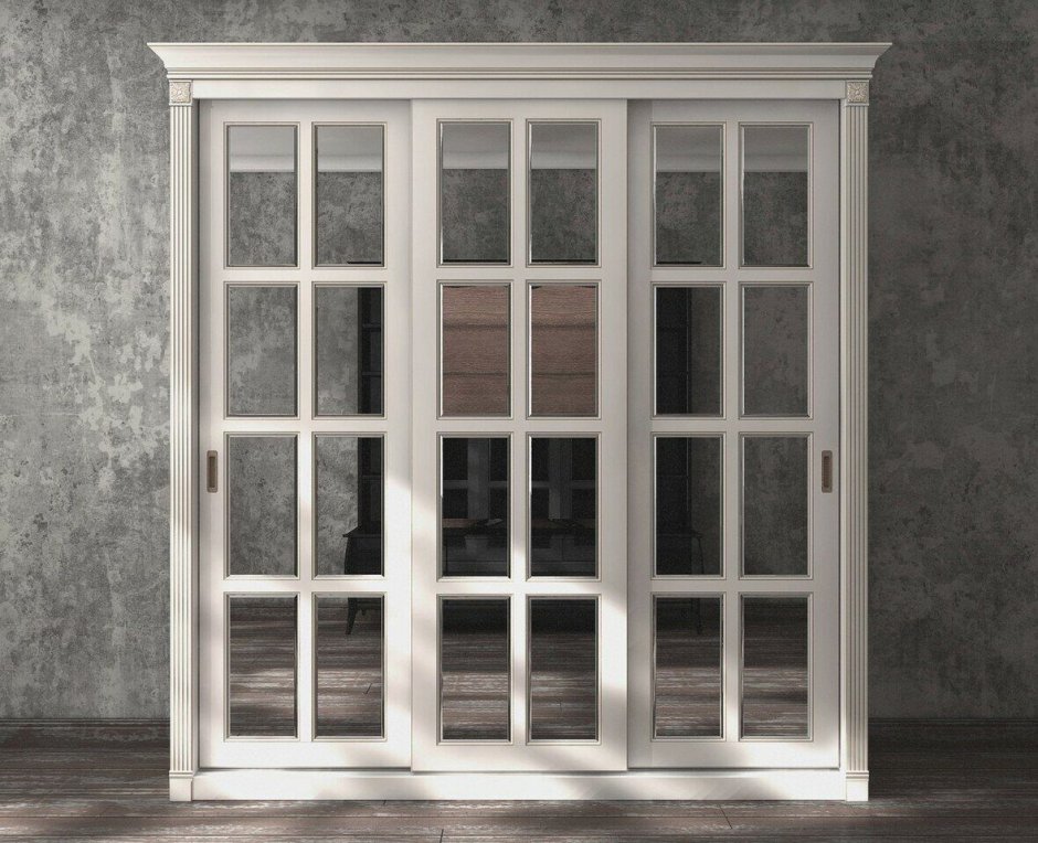 Шкаф с раскладкой на дверцах