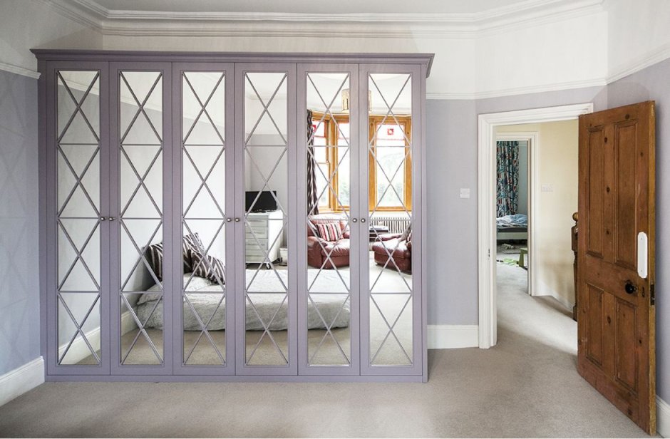 Шкаф с перекрестиями