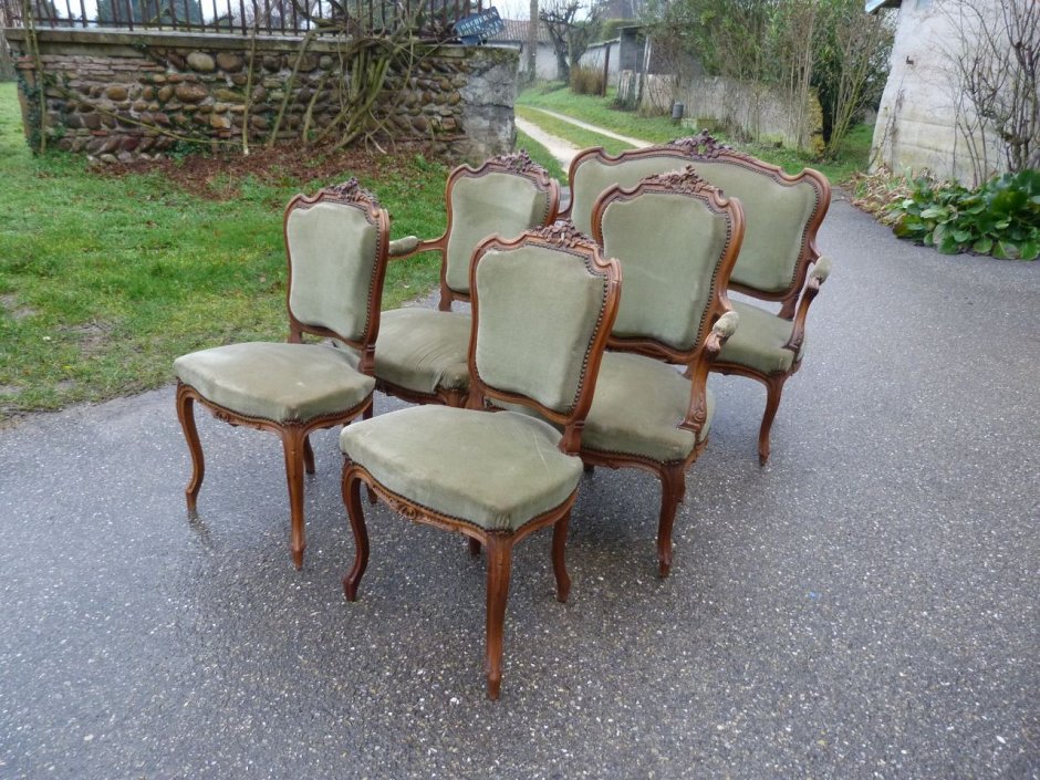 Стулья разные