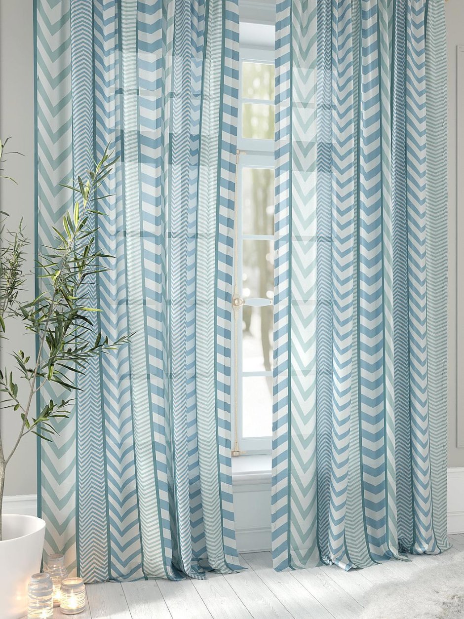 Тюль с геометрическим рисунком в интерьере