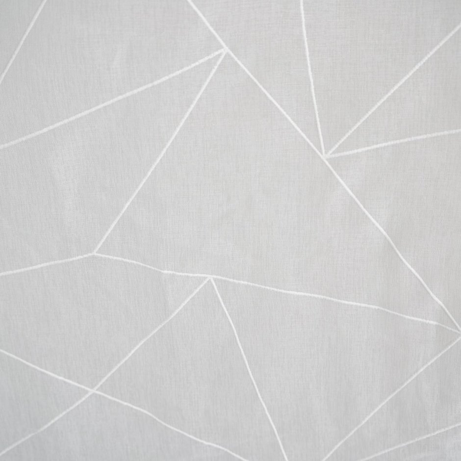 Тюль с геометрическим рисунком