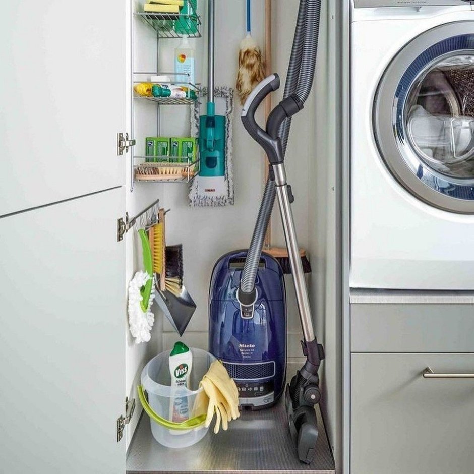 Шкаф в коридор для хозяйственных нужд