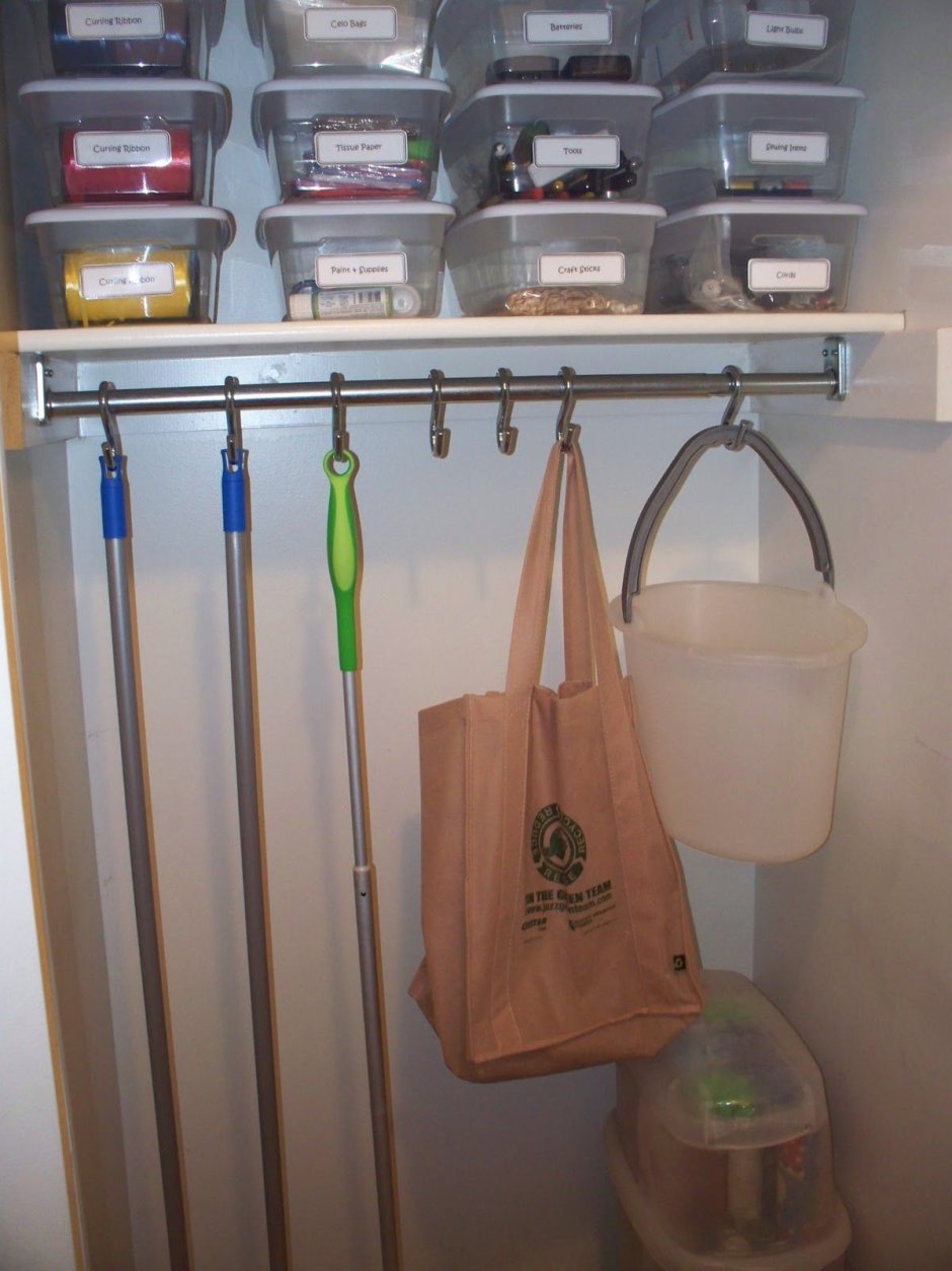 Шкаф для швабры и ведра