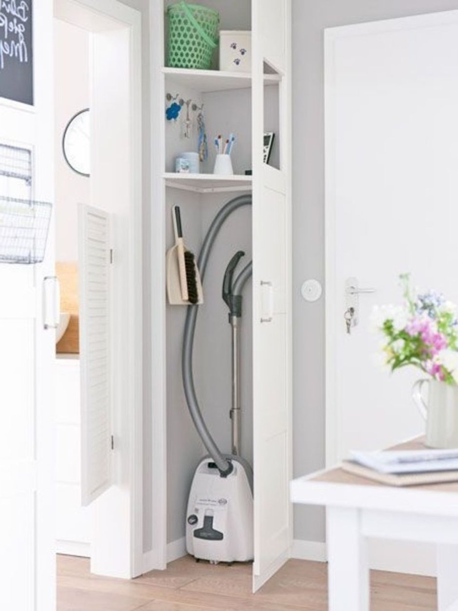 Место для хранения гладильной доски