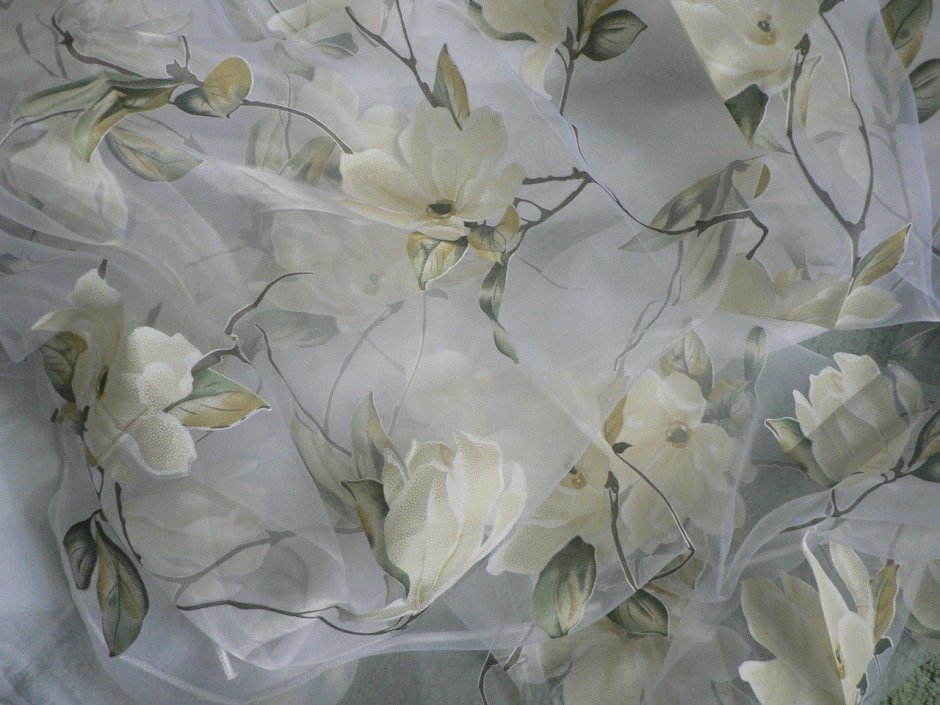 Органза с розами