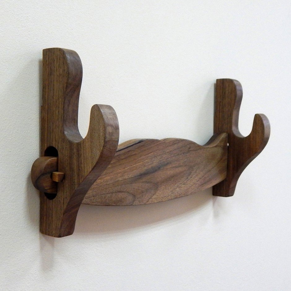 Крючки для оружия на стену