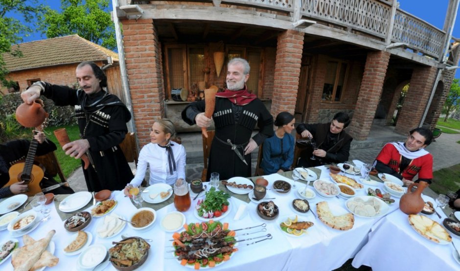 Супра грузинское застолье