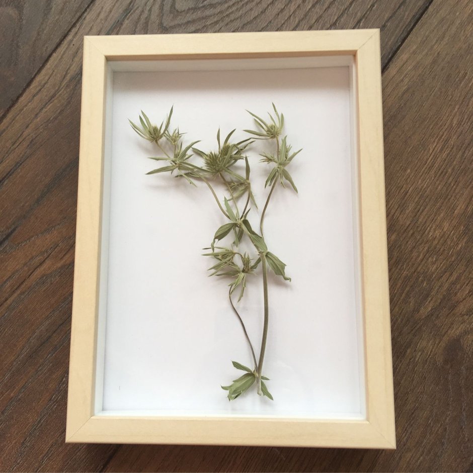 Букет в деревянной рамке