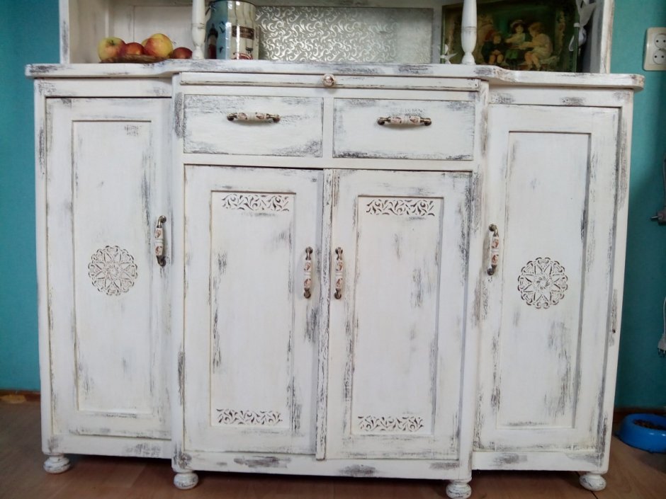 Шкаф перекрашен в стиле Прованс