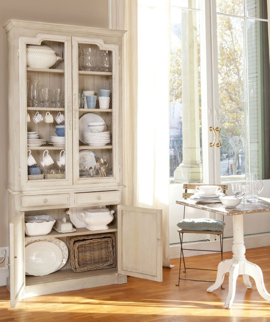 Декорирование старого шкафа