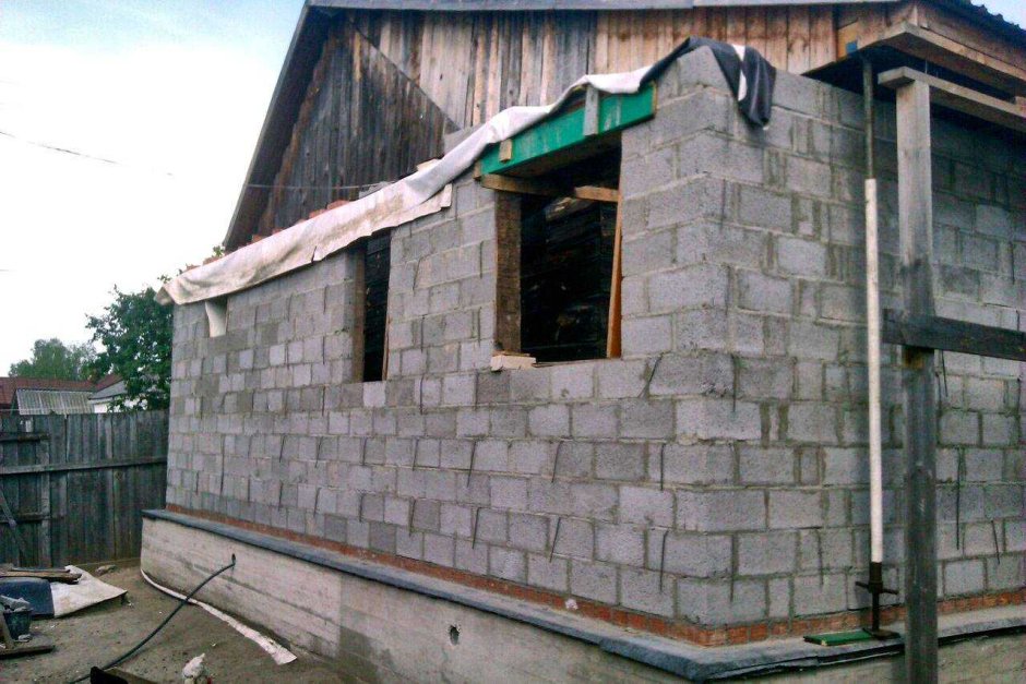 Пристрой из керамзитобетонных блоков