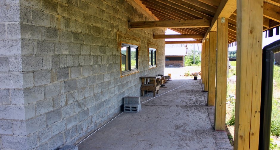 Дом из кирпича с пристроенной баней