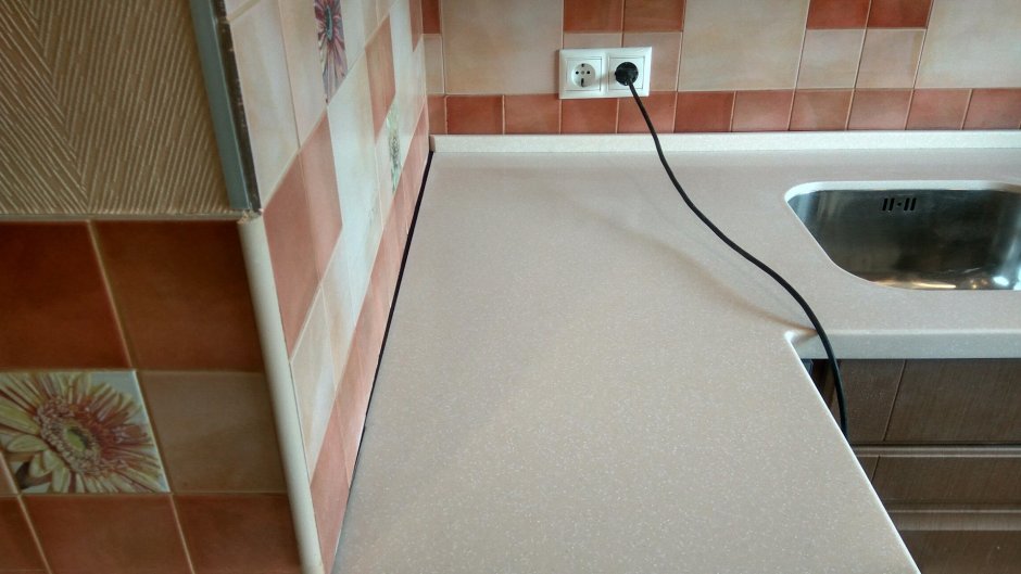 Вырез под варочную панель в столешнице