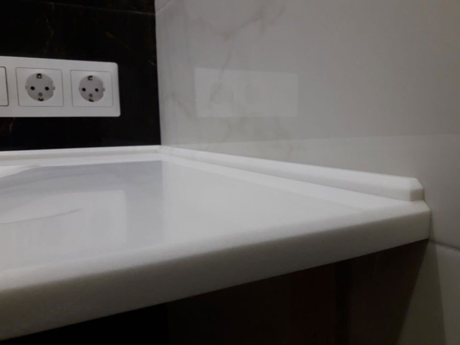 Бортик пристеночный из иск камня