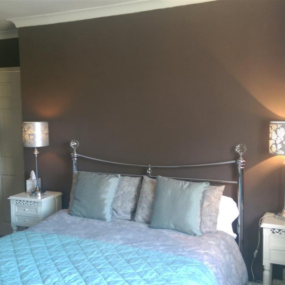 Покраска стен в спальне