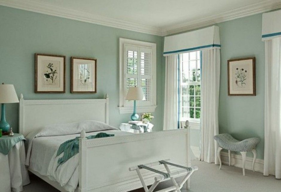 Светло оранжевые стены