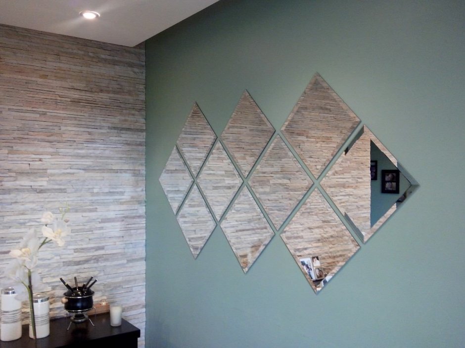 Зеркала ромбиком в интерьере на стену