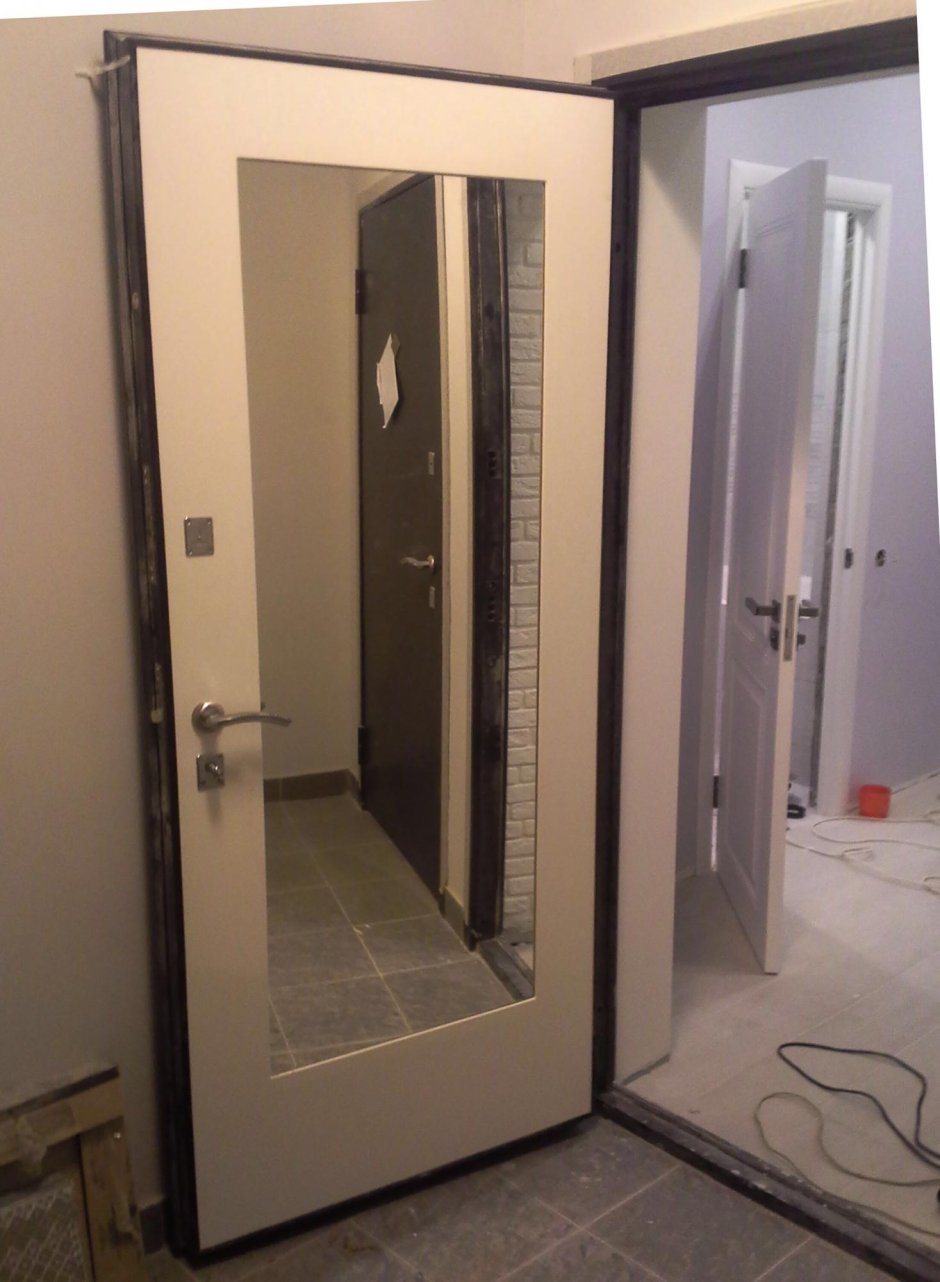 Зеркало на дверь