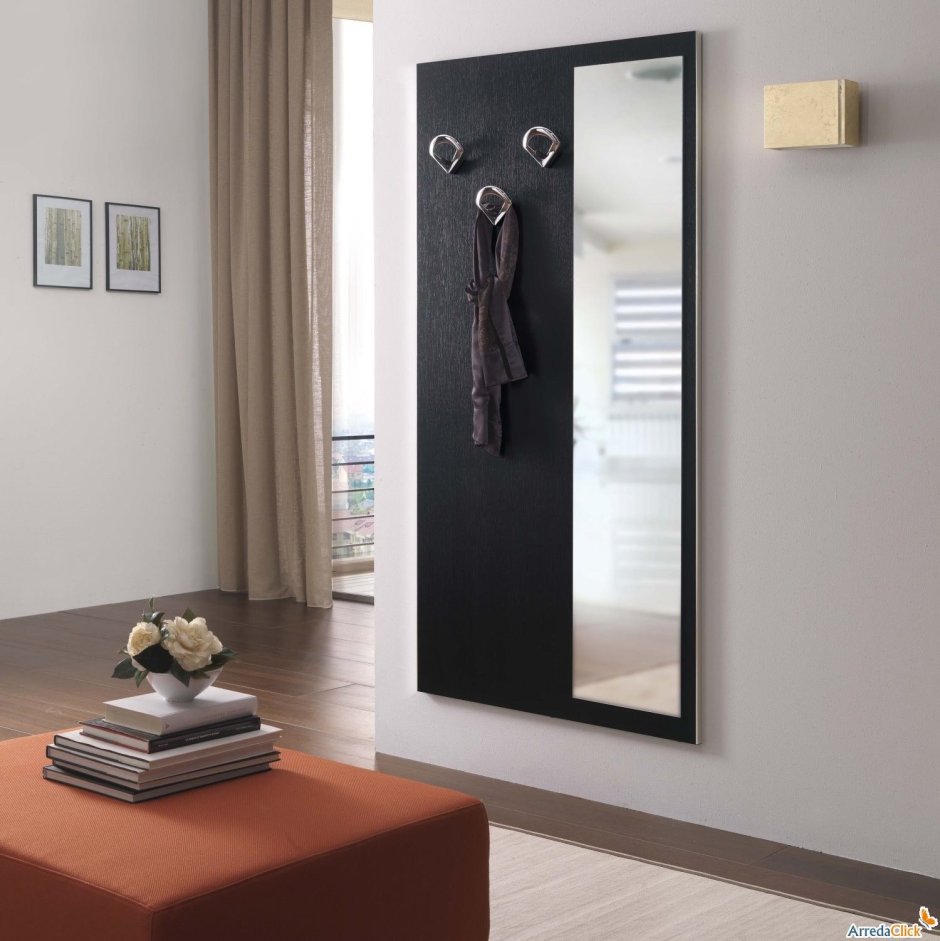 Зеркало с дверцей в прихожую настенное