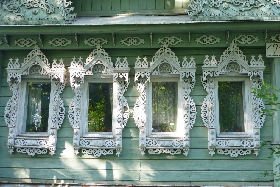 Килевидный фронтон