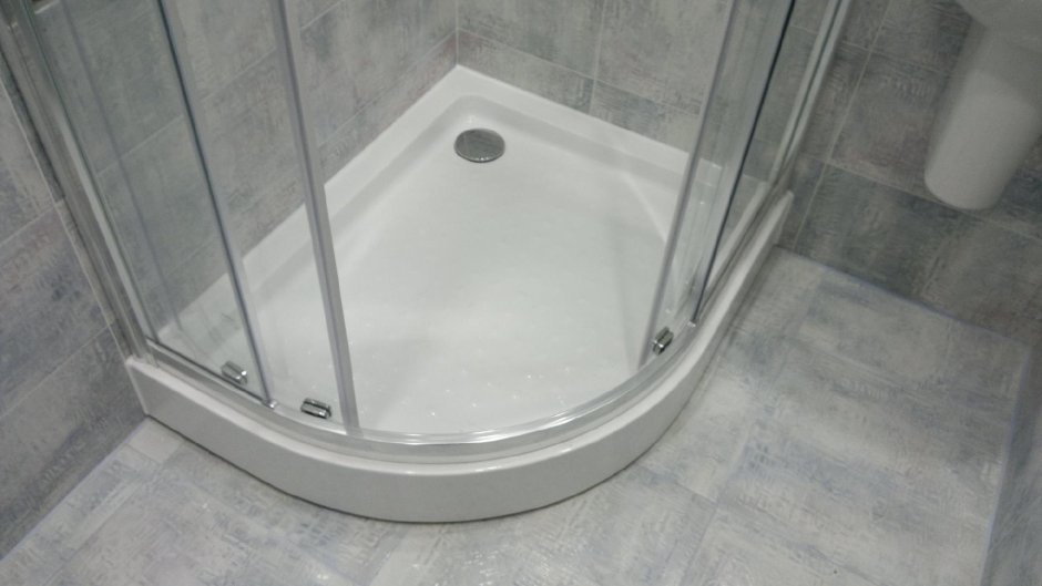 Полукруглый поддон из плитки