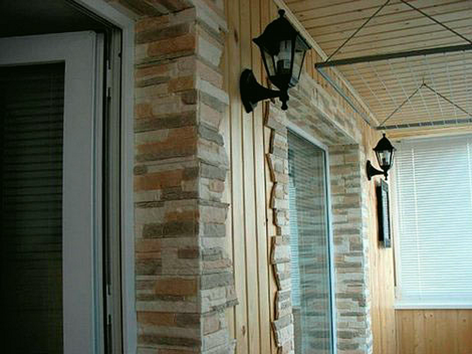 Отделка окон снаружи камнем