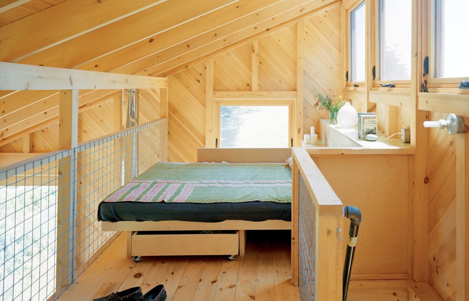 Баня с односкатной крышей и мансардой