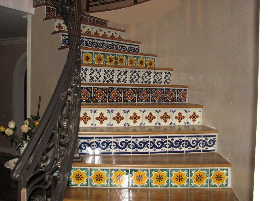 Лестница ступени керамогранит подступенник мозаика