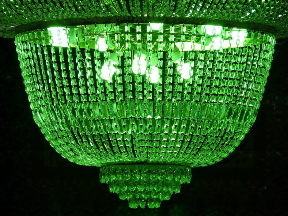 Темно зеленый светильник