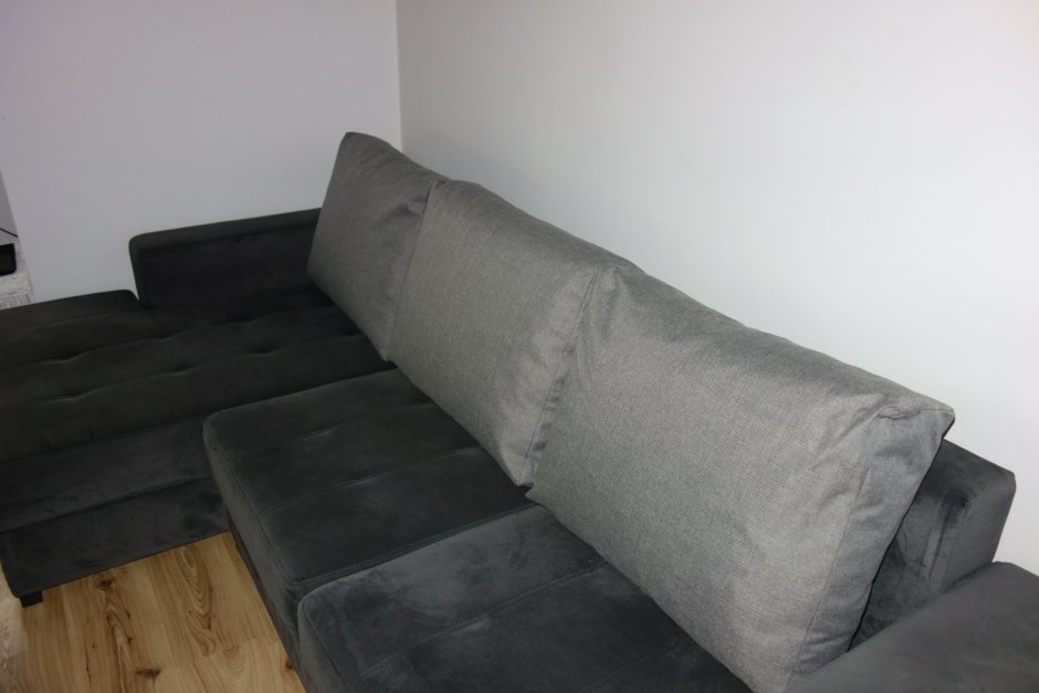 Спинка дивана из подушек