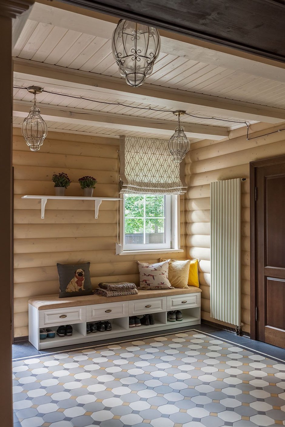 Шкаф в деревянном доме