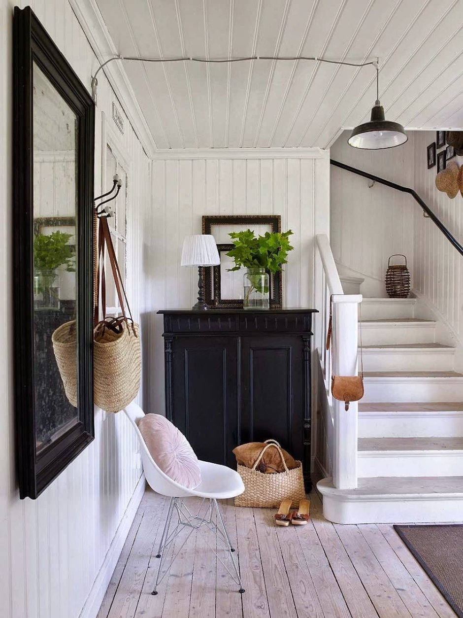 Прихожая в стиле Шале