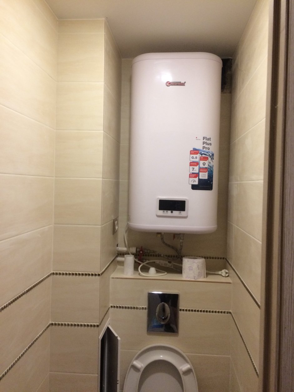 Горизонтальный бойлер в туалете