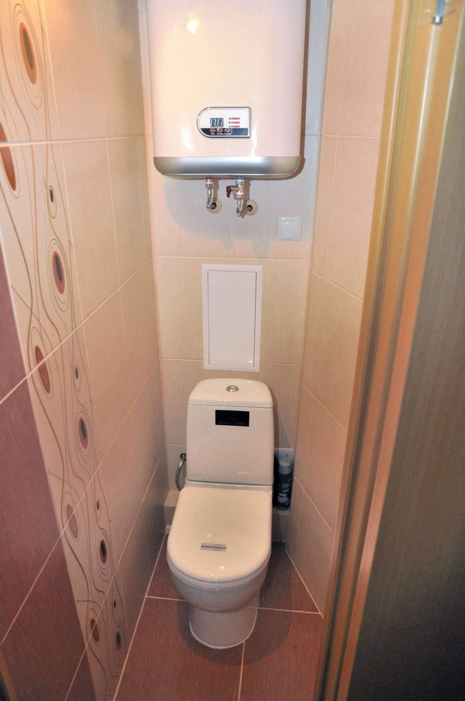 Шкаф в туалете над унитазом